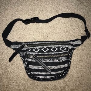 Forever 21 black/white patterned fanny pack